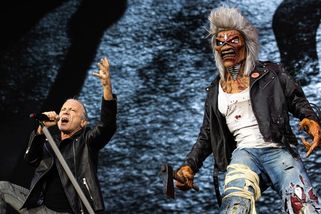 Recenze: Ukázali pyramidu a loď. Iron Maiden odehráli největší český koncert - Seznam Zprávy